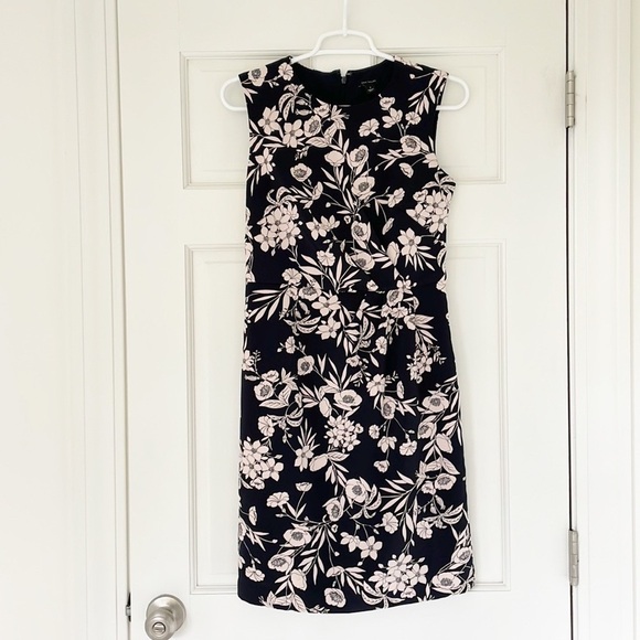 Ann Taylor Dresses & Skirts - ANN TAYLOR dress size 0 navy blue blush pink sleeveless lined pencil floral